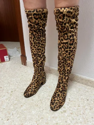 Botas altas leopardo talla 39