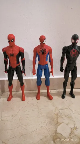 Figuras Marvel: Thanos, Hulk, Superman, etc.