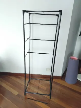 Estructura metálica negra