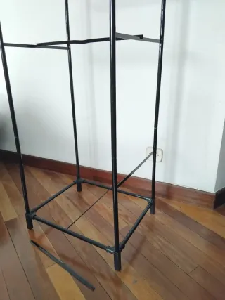 Estructura metálica negra