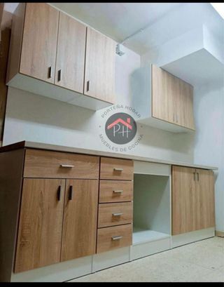 Muebles de cocina negros y grises