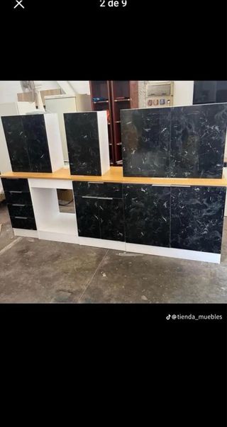 Muebles de cocina negros y grises