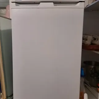 Nevera Ansonic Pequeña Bajo Mesada