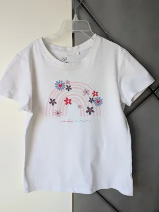 Lote 4 camisetas y 1 pantalón niña. 9 años