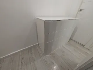 Cómoda blanca lacada 4 cajones