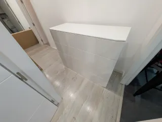 Cómoda blanca lacada 4 cajones