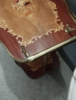 Camarera antigua madera y metal