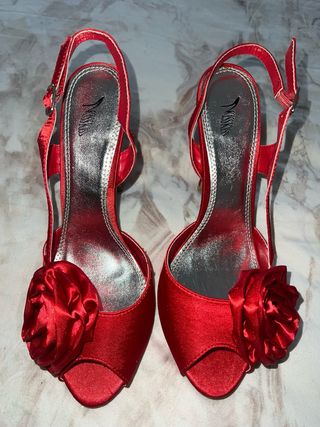 Zapatos de tacón rojos Kisses