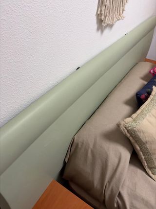 Conjunto cabecero y mesitas de noche