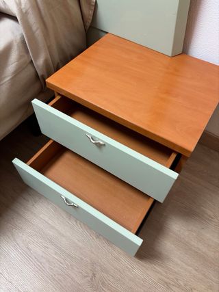 Conjunto cabecero y mesitas de noche