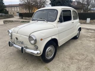 SEAT 600.  E 2025