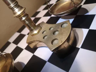 Balanza antigua de latón