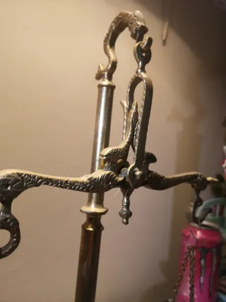 Balanza antigua de latón