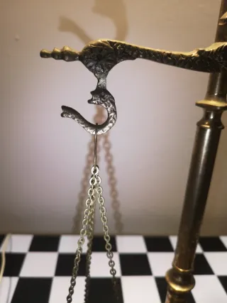 Balanza antigua de latón