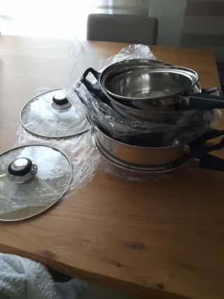 Batería de Cocina Metálica con Tapas