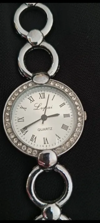 Orologio con zirconi