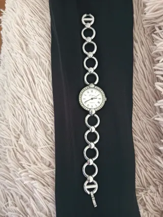 Orologio con zirconi