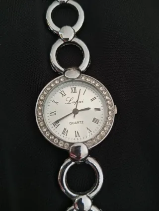 Orologio con zirconi