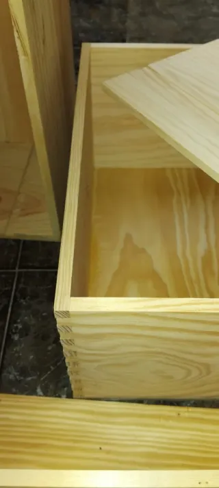 Cajas de madera de vino y cava
