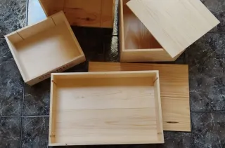 Cajas de madera de vino y cava