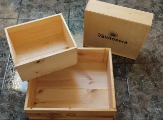 Cajas de madera de vino y cava