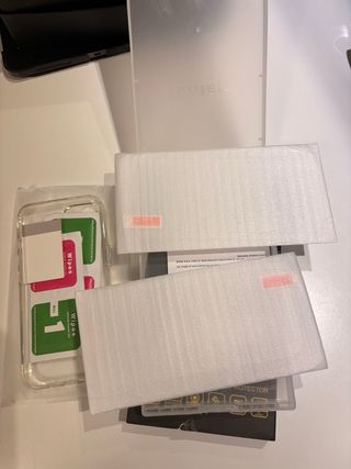 Protezione Schermo Vetro per iPhone 15 e cover