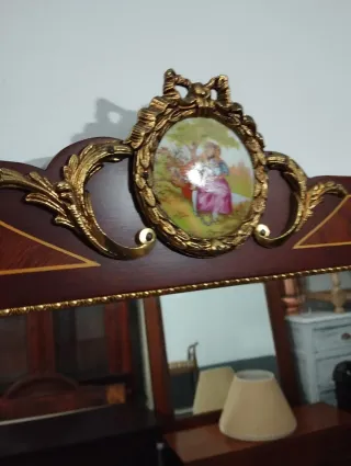 Consola antigua de madera y mármol