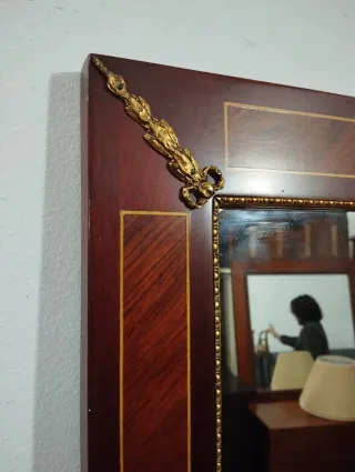 Consola antigua de madera y mármol