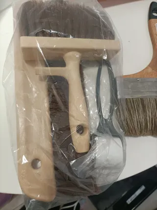 Kit para empapelar paredes.