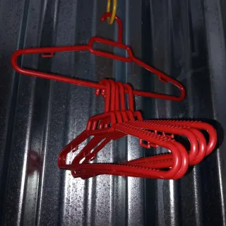 6 Perchas Infantiles Rojas