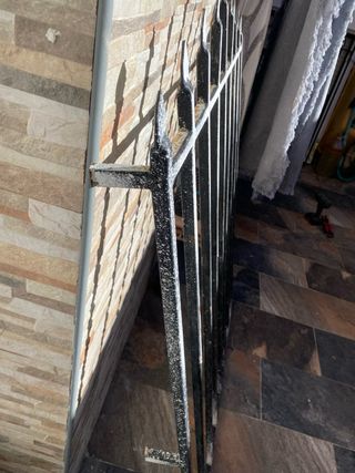 Reja de ventana metálica