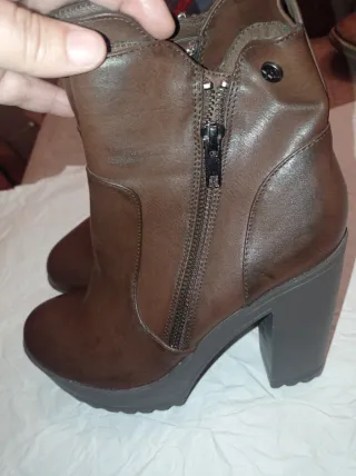 Botas de tacón Xti marrones,sin estrenar