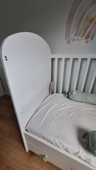 Cuna IKEA blanca con cajones