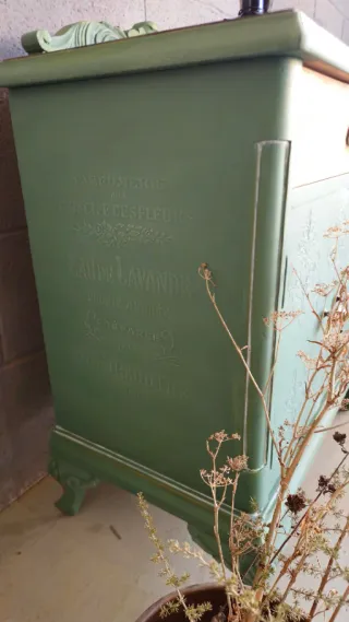 Mesita de noche antigua 2 und