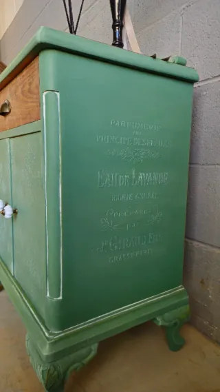 Mesita de noche antigua 2 und