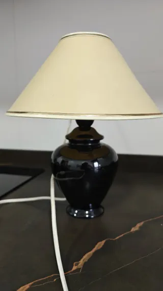 Lámpara de mesa cerámica negra y beige