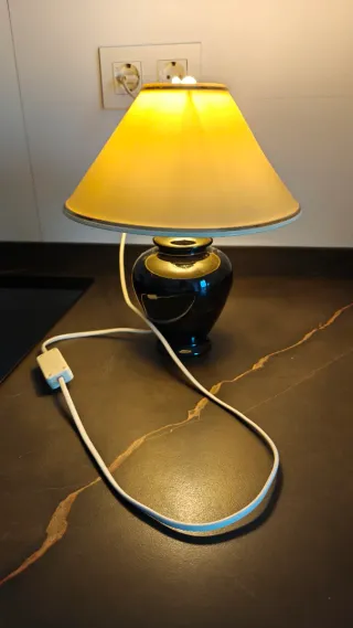 Lámpara de mesa cerámica negra y beige