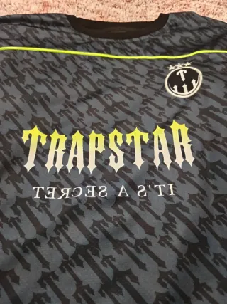 Camiseta Trapstar Negra y Gris