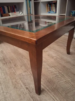 Tavolino da caffè in legno e vetro