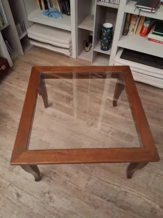 Tavolino da caffè in legno e vetro