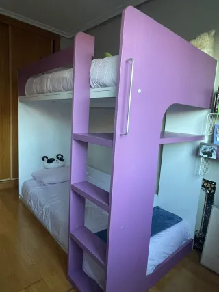 Litera juvenil morada y blanca