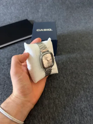 Reloj Casio Plateado y correa de acero