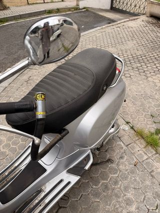 Vespa LX 125 cc4T