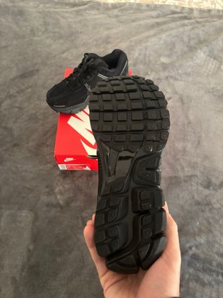 Nike Vomero 5 Negro Talla 36.5