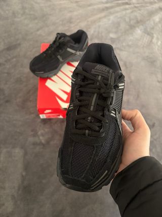 Nike Vomero 5 Negro Talla 36.5