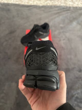 Nike Vomero 5 Negro Talla 36.5