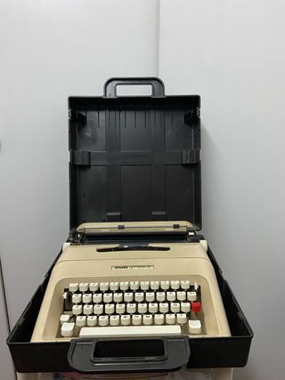 Máquina de escribir Olivetti Lettera 35