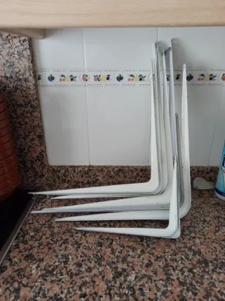 Escuadras para estanterías (12 unidades)