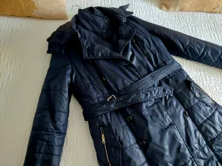 Abrigo Uterqüe Impermeable Negro