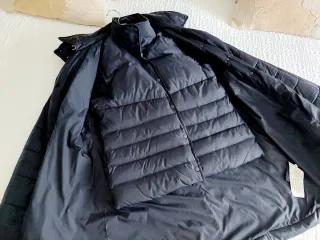 Abrigo Uterqüe Impermeable Negro
